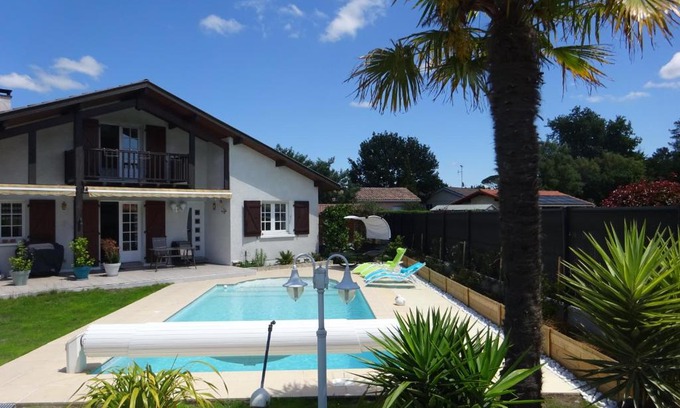 Azur Villa | Landaise chaleureuse idéale pour 1 couple, enfants