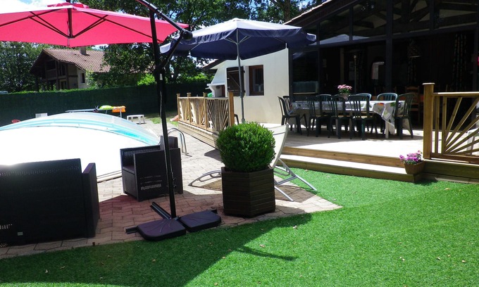 Escource House | Landes house 8 people/pool closed from 15 October to 31 March:/