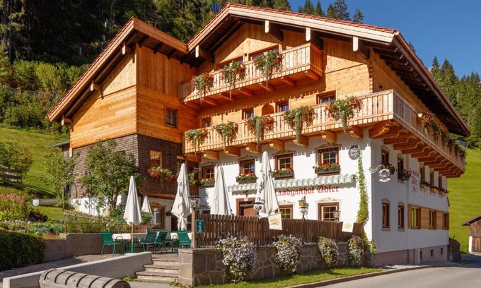 Hinterhornbach Hotel | Landgasthof Adler