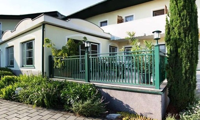 Morbisch am See Bed & Breakfast | Landhaus Pannonia - Doppelzimmer mit Dusche, WC Online