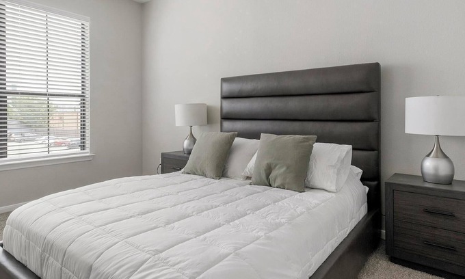 Briarforest Apartment | Landing | Amazing 1BD, Pool, Gym