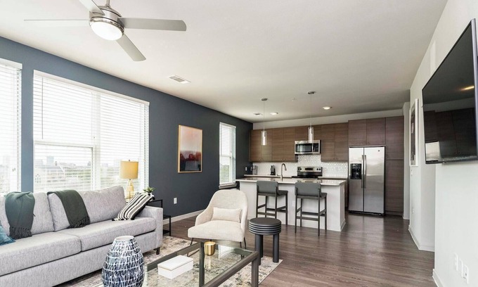 Lockhart Apartment | Landing | Amazing 2BD, Clubhouse, Gym