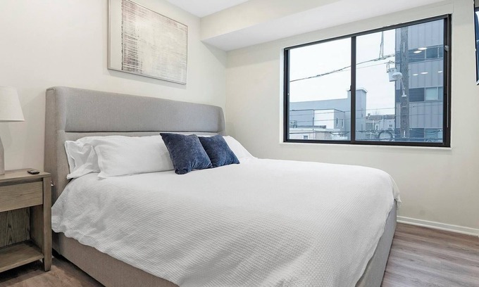 Spruce Hill Apartment | Landing at 4419 Ludlow - 2 Bedrooms in Universi.