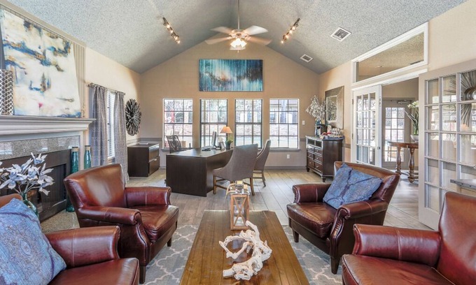 Wells Branch Apartment | Landing at Cottages At Wells Branch - 1 Bedroom in Wells Branch