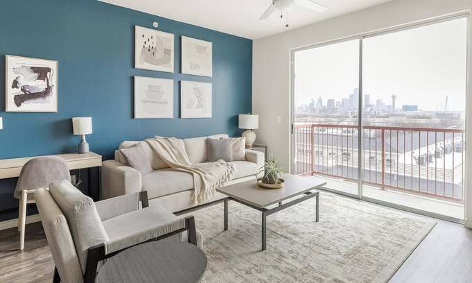 West Dallas Apartment | Landing at Lofts at Sylvan Thirty - 2 Bedrooms .