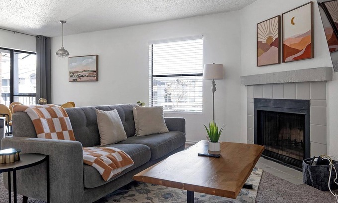 Windsor Park Apartment | Landing at Mueller Flats - 2 Bedrooms in Windso.