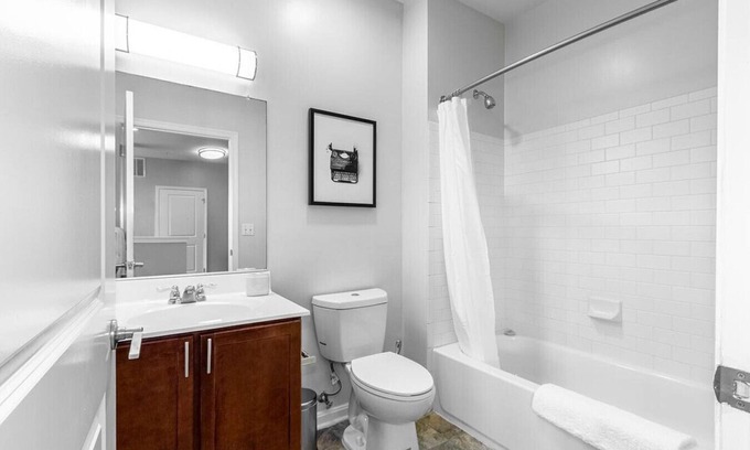 Ellicott City Apartment | Landing at Orchard Meadows Apartment Homes - 2 Bedrooms in Downtown Ellicott City
