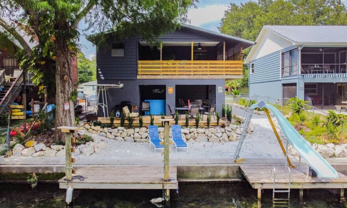 Weeki Wachee Gardens House | Landing at Richard, Weeki River -Kayaks included