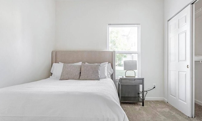 Fort Wayne Apartment | Landing at The Reserve at Dawson's Creek - 3 Bedrooms in Downtown Fort Wayne
