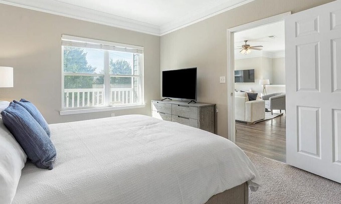 Gray's Creek Apartment | Landing at Villas at Houston Levee West - 2 Bedrooms in Downtown Cordova