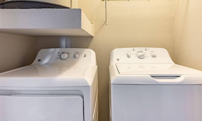 Lewisville Apartment | Landing at Villas of Vista Ridge - 1 Bedroom in Downtown Lewisville