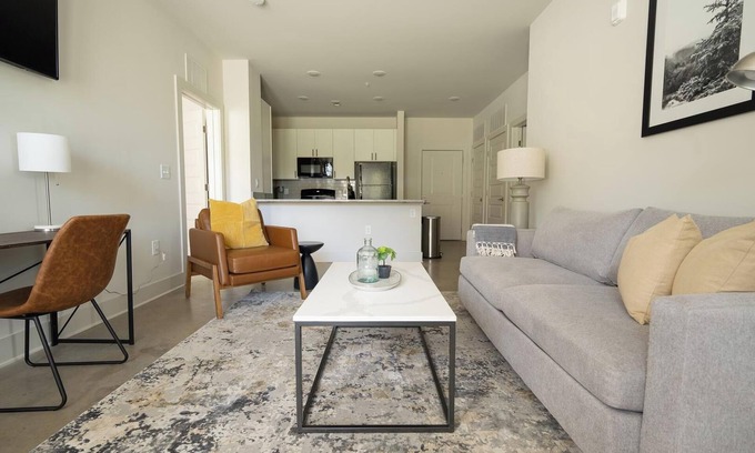 Charlotte Apartment | Landing | Beautiful 2BD, Gym, Pool