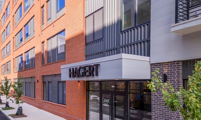 Kensington Apartment | Landing | Chic 1BD, Clubhouse, Rooftop Lounge
