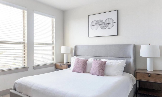 Manor Apartment | Landing | Chic 1BD, Gym, Courtyard