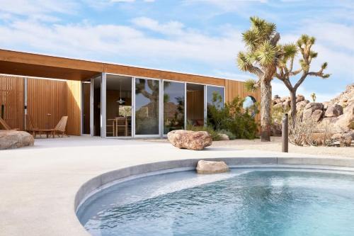 Monument Manor House | Landing House Joshua Tree l Modern Pavilion l Pool