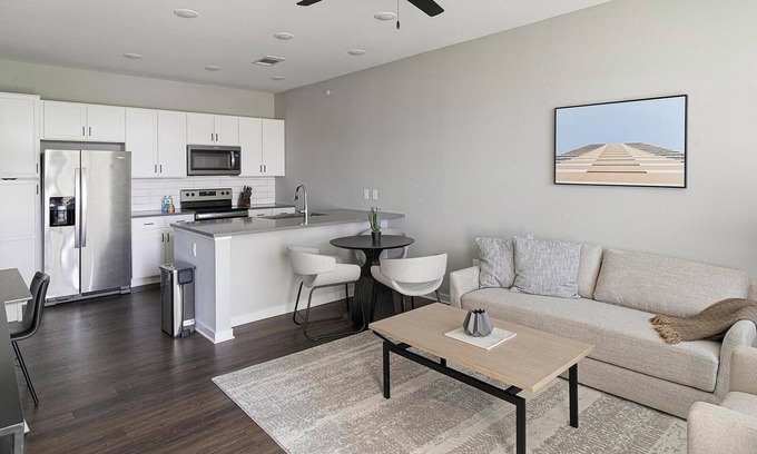 Madison Apartment | Landing | Incredible 1BD, Pool, Gym