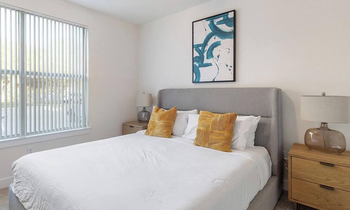 Park Central Apartment | Landing | Modern 1BD, Pool, Gym