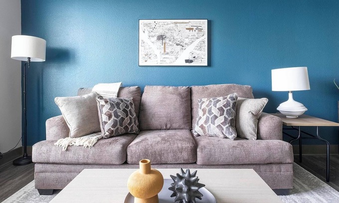 Memorial Apartment | Landing | Modern 2BD, Gym