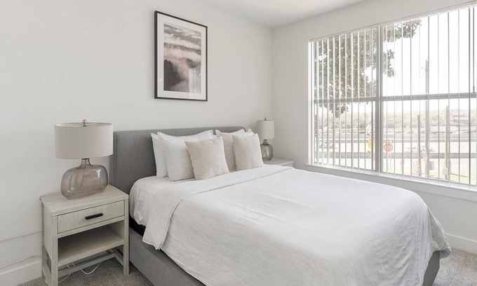 Park Central Apartment | Landing | Modern Studio, Gym, Pool