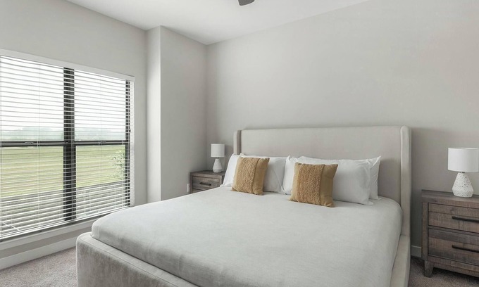 Katy Apartment | Landing | Stunning 1BD, Courtyard, Gym