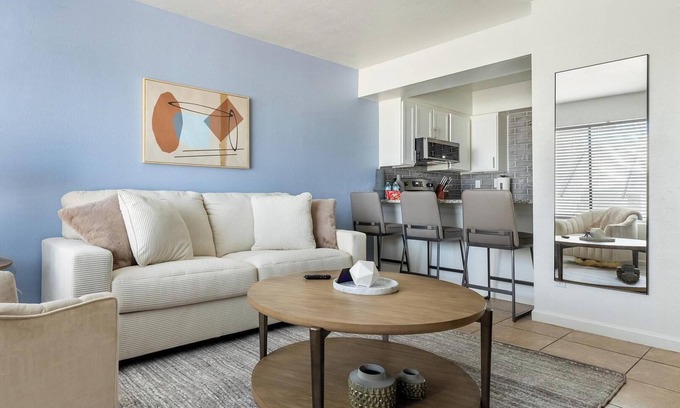 Maryvale Apartment | Landing | Stunning 1BD in Maryvale Village