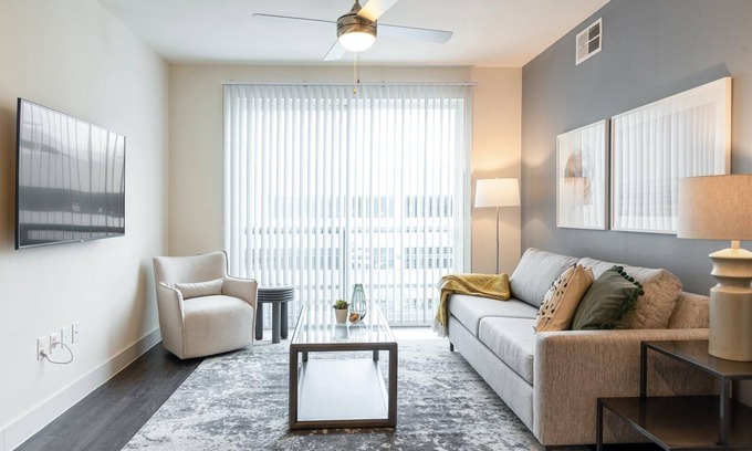 Lockhart Apartment | Landing | Stylish 2BD, Clubhouse, Gym