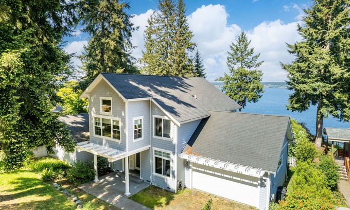 Langley House | Langley by the Sea by AvantStay | Panoramic Vistas