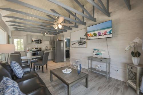 Captiva House | Lantana Suite