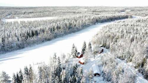 Ranua Ski Chalet | Lapland aurora riverside lodge