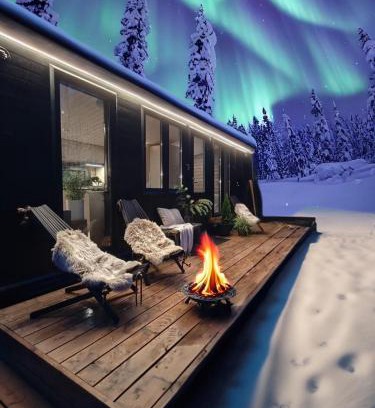 Kolari Ski Chalet | Lapland Riverside Cabin 1 VADELMA, Ylläs, Tiny Home with Sauna, Fireplace, Terrace, BBQ, Wifi, Ski, Fishing, Pets OK