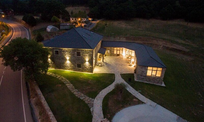 Meira House | Lar de Donas