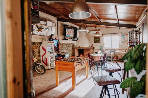 Castillo de Bayuela House | LARCADE Loft Industrial