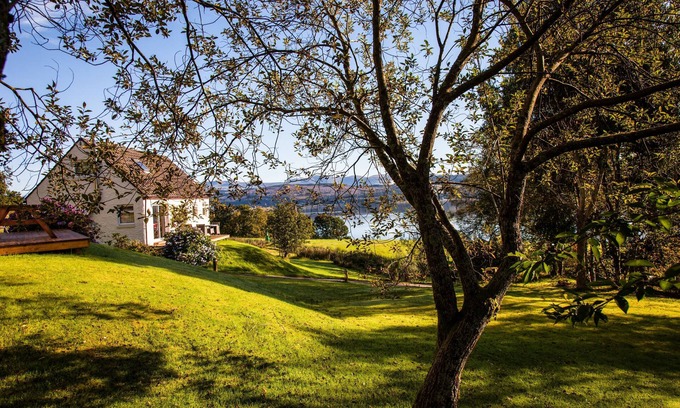 Kilmun Cottage | Larch Cottage, country location near Dunoon, loch views