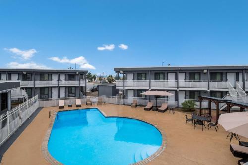 Bonanza Hotel | Laredo Hotel Inn