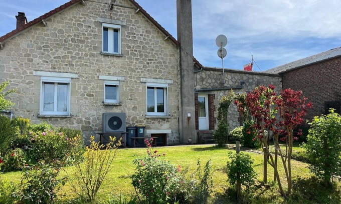 Coucy-le-Chateau-Auffrique House | Large house in the countryside, ideal for family or business stays!