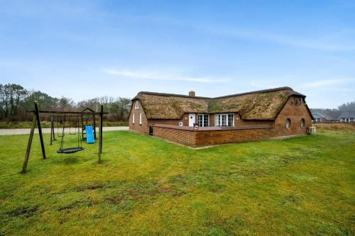 Lodbjerg Hede House | Large 14-Person Pool House - 1004