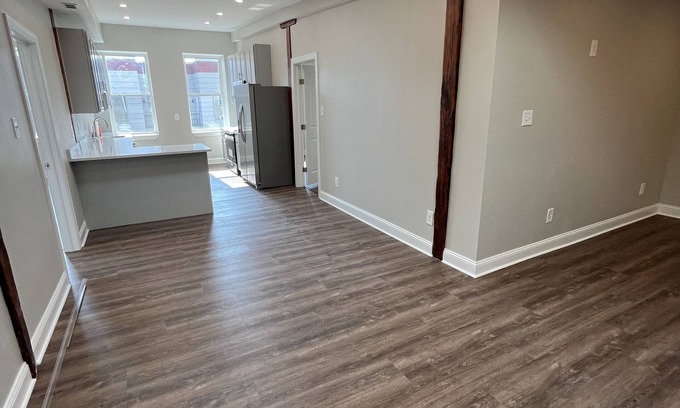 Norris Square Apartment | Large 2-bed 2-bath apartment with WiFi & AC in brilliant Fishtown Philadelphia -