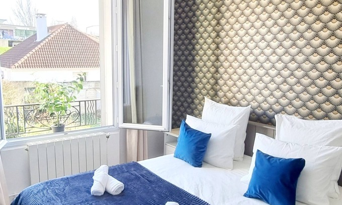 Antony Apartment | Large 2-room apartment - Paris & Orly Airport 15 min away + Parc de Sceaux 1 min away