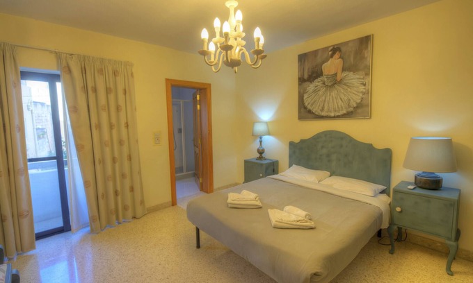 Sliema Apartment | Large 3bdm flat in the city, near the sea GOSLM-2