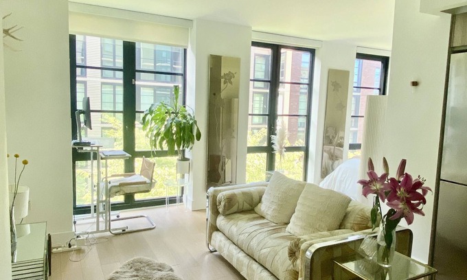 Gowanus Apartment | Large Alcove Sundrenched Studio in Luxury Doorman Building Prime Location