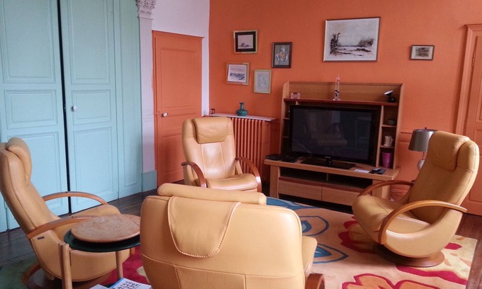 Dole Apartment | Large apartment downtown, quiet, comfortable, free tea, coffee