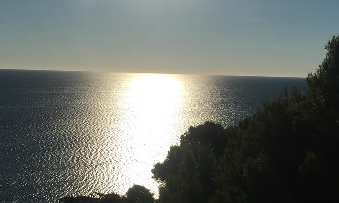 La Franqui Apartment | Large apartment in Franqui in Aude overlooking a park