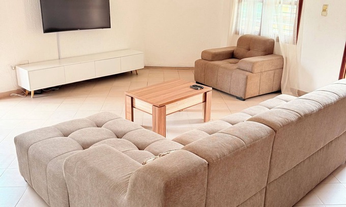 Abomey-Calavi Apartment | Large apartment not far from the center of Cotonou.