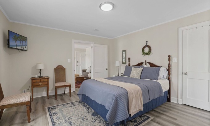 Fredericksburg Apartment | Large Apartment near Mary Washington with full kitchen & in-unit laundry