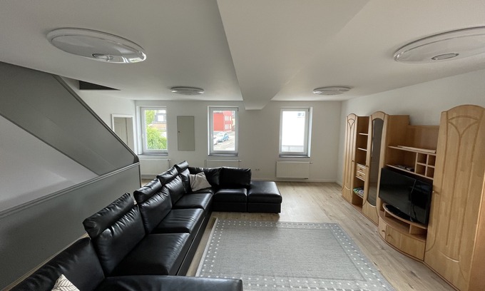Kohlscheid House | Large apartment with its own entrance in a 2-family house right next to the nature reserve