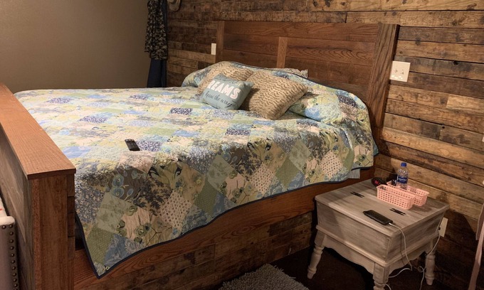 Cason Cabin | Large barndo for family gatherings, entertainment or just time away