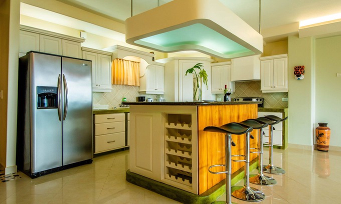 Naranjos Agrios Condo | LARGE BEAUTIFUL CONDO SUITE 2B/2B IN LAKE ARENAL