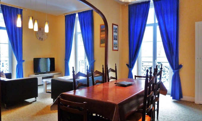 Eaux-Bonnes Apartment | Large bright apartment, 3 bedrooms, sleeps 8 100m2