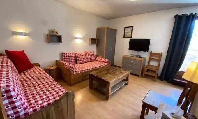 Brides-les-Bains Apartment | Large Cabin - APARTMENT 5 CUSTOMS 2* CENTRE CITY