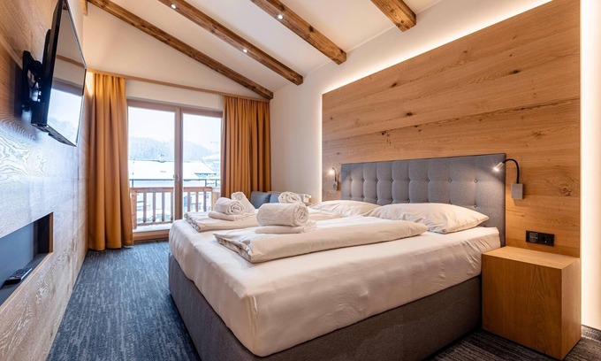 Reith bei Kitzbuehel Ski Chalet | Large chalet with carmine and wellness area